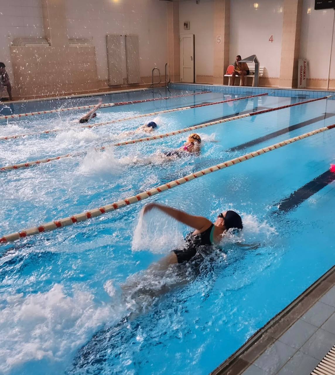 Соревнования по плаванию